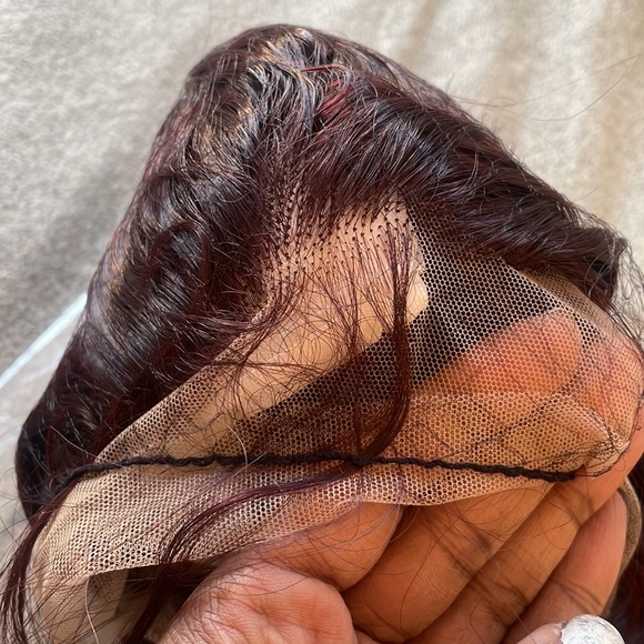 - 💫22” BURGUNDY BEACH WAVY LACE FRONT WIG💫 *NWT